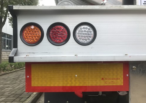 �X�Ͻ��͹�܇��LED��β��